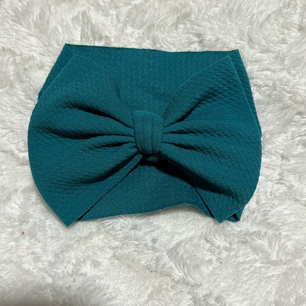 Green bow